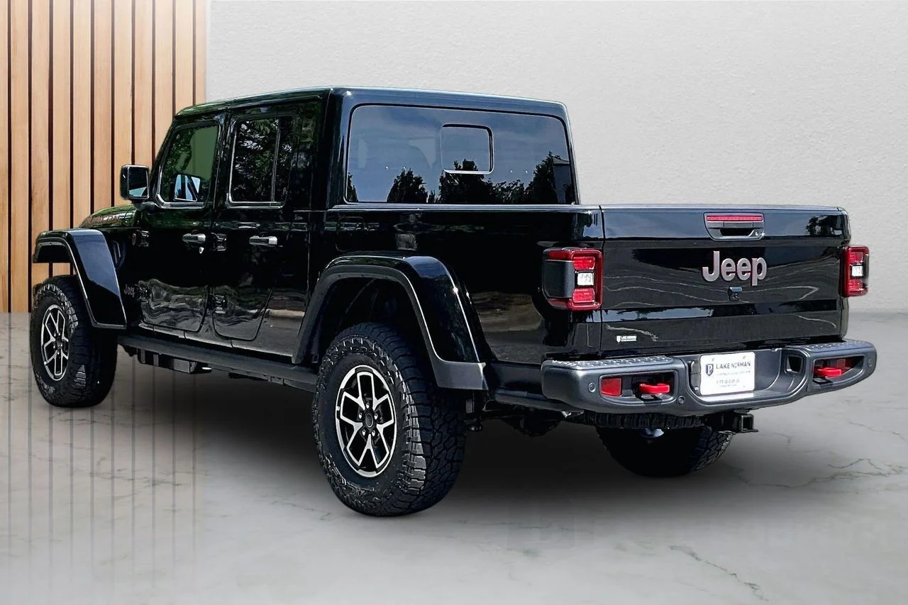 New 2026 Black Clearcoat Jeep Rubicon X image 6