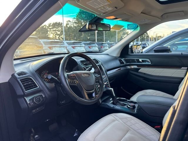 Used 2016 Black Ford Platinum image 13