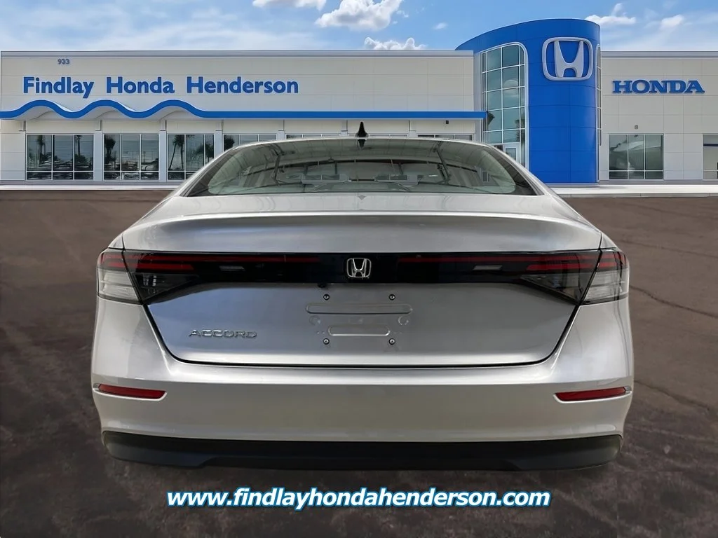 New 2026 Solar Silver Metallic Honda SE image 4