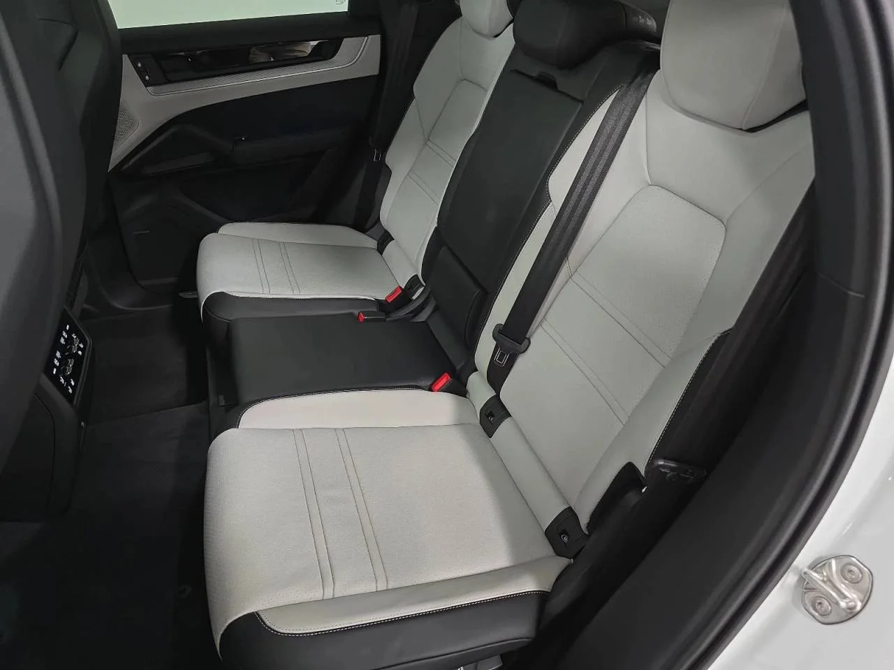 2026 Porsche Cayenne Coup Base - Photo 27
