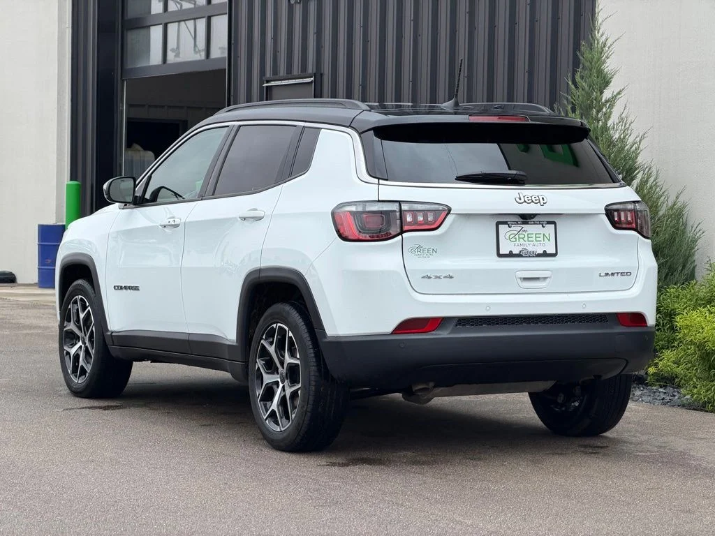 Used 2025 White Jeep Limited image 3