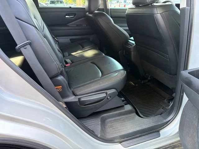 Used 2023 Silver Nissan SL FWD image 15