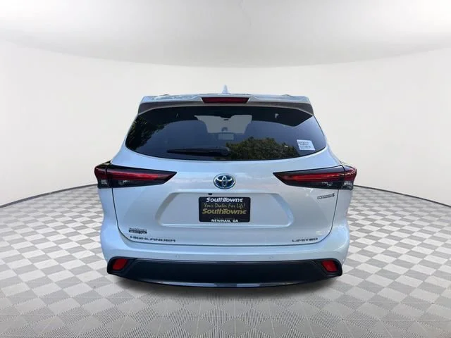 Used 2024 Off-white Toyota Limited image 6
