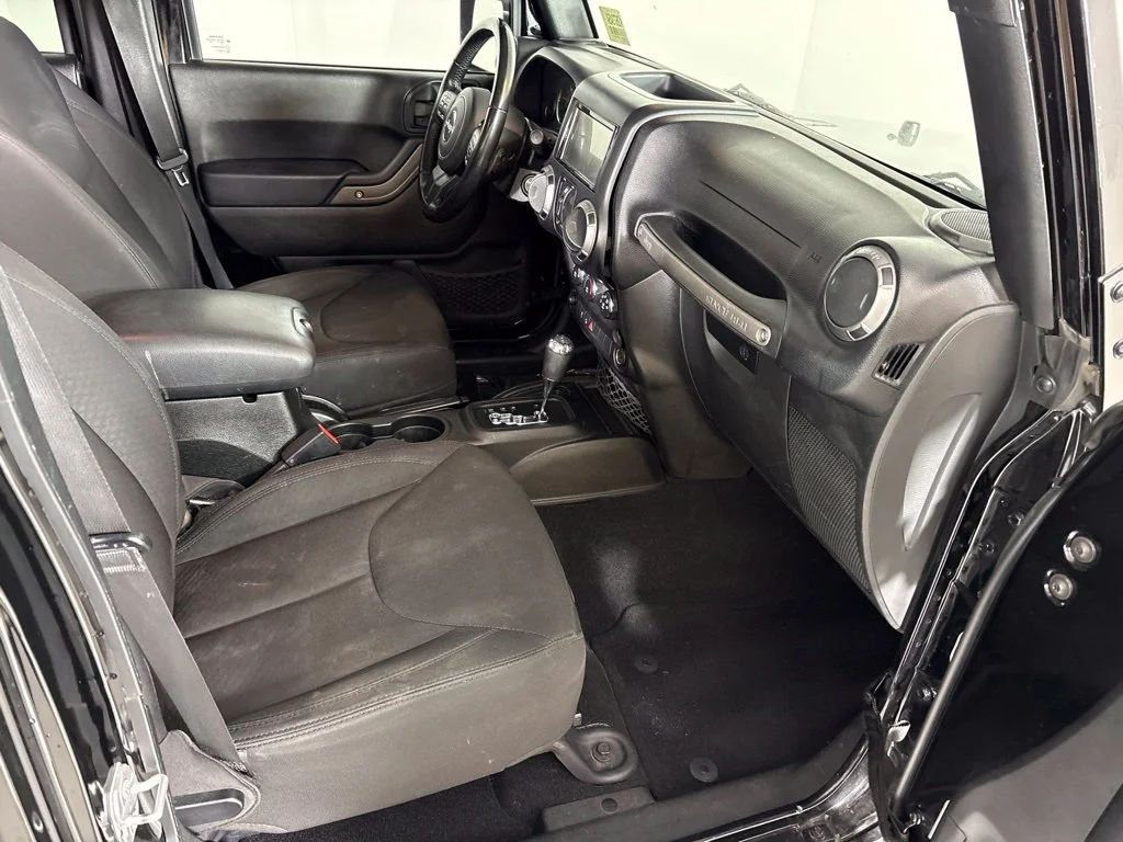 Used 2018 Black Jeep Unlimited Sport image 15