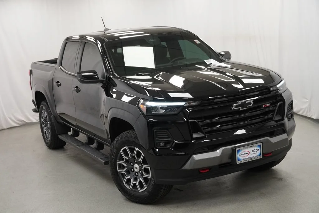 Used 2024 Black Chevrolet Z71 image 34
