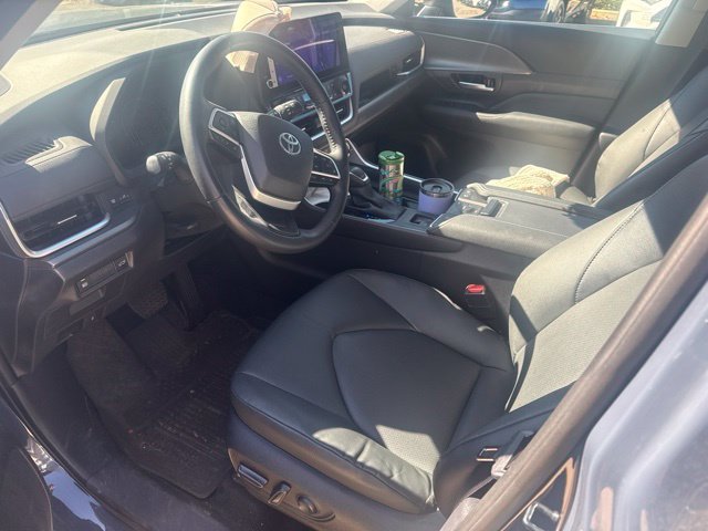 Used 2024 White Toyota XLE image 7