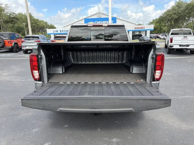 Used 2021 Gray GMC Elevation image 10