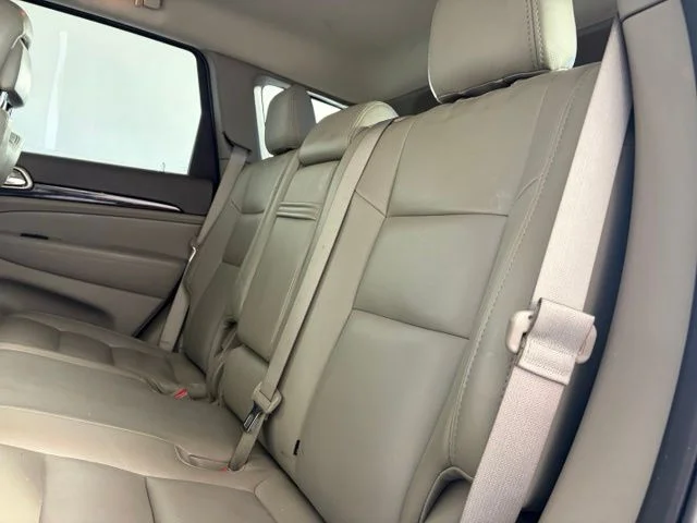 Used 2013 Black Jeep Laredo image 30