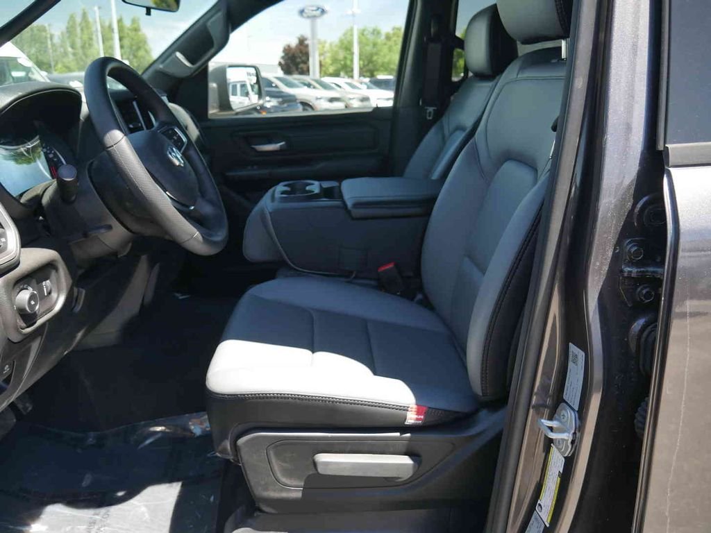 New 2026 Granite Crystal Metallic Clearcoat RAM TRADESMAN image 23