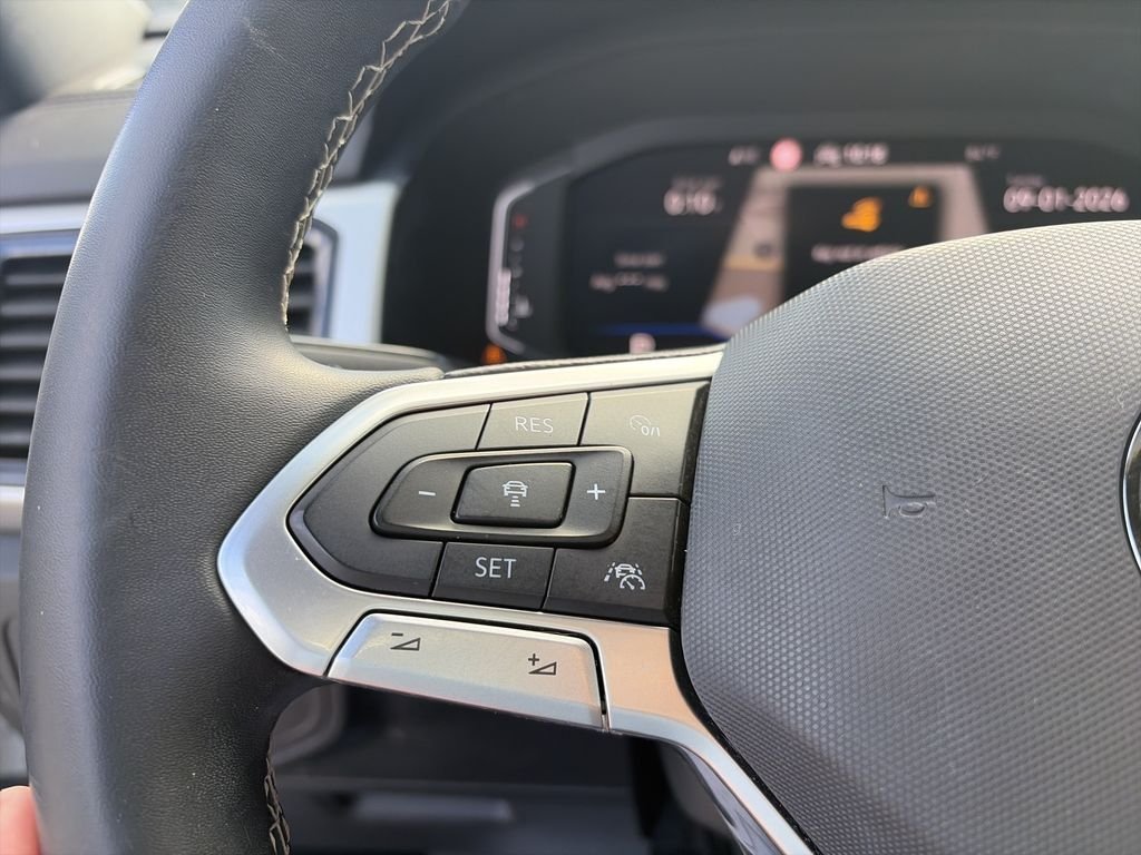 Used 2021  Volkswagen 3.6L V6 SEL image 21