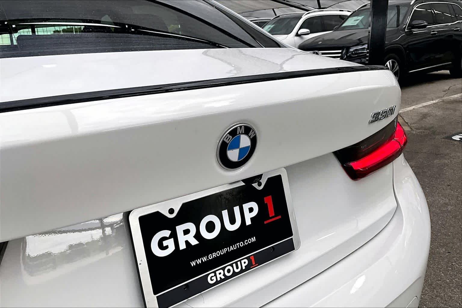 Used 2025 Alpine White BMW 330i image 31