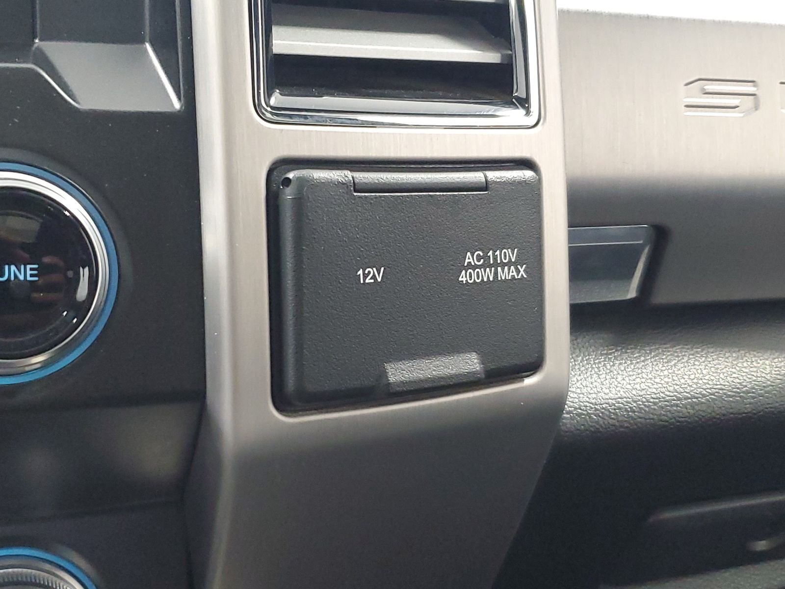 Used 2020 Black Ford Platinum image 29