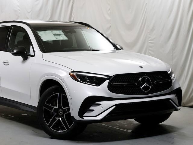 New 2026 MANUFAKTUR Moonlight White Metallic Mercedes-Benz GLC 300 image 29