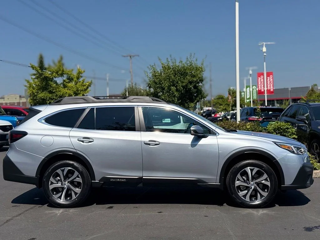 Used 2020 Ice Silver Metallic Subaru Limited XT image 6