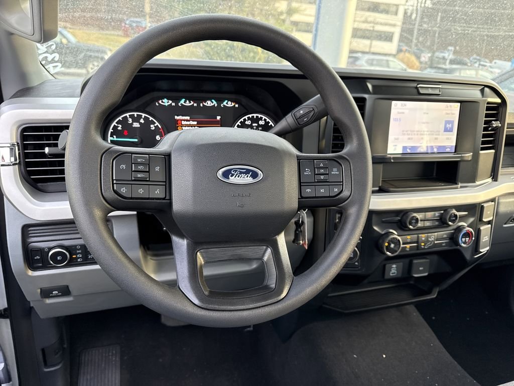 New 2025 Oxford White Ford F-350® XL image 10