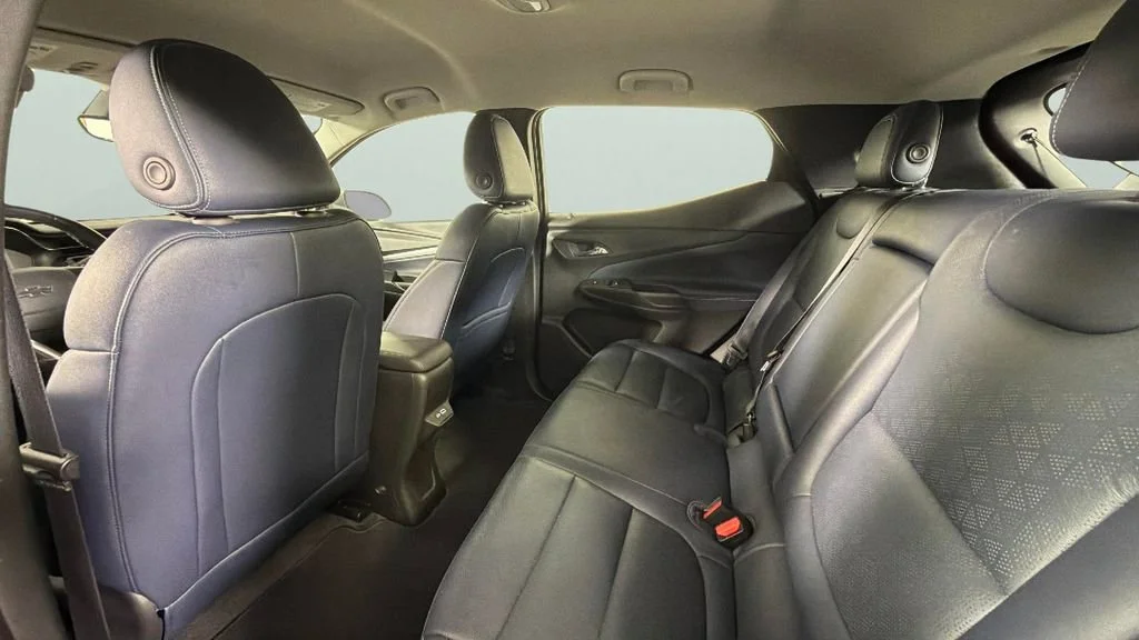 Used 2023 Silver Flare Metallic Chevrolet Premier image 27
