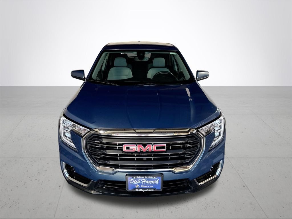 Used 2024 Downpour Metallic GMC SLE image 3
