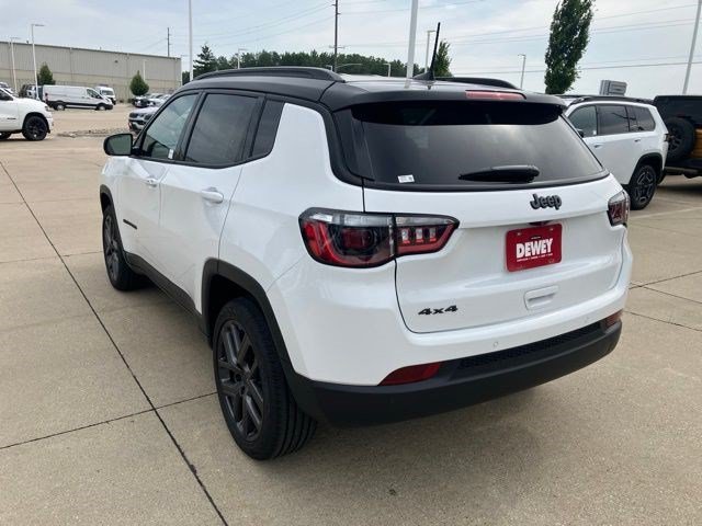 New 2026 Bright White Clear-Coat Exterior Paint Jeep Limited Altitude image 5
