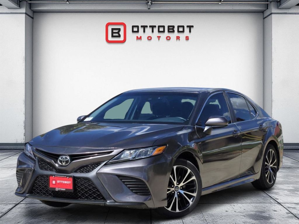 Used 2018 Gray Toyota SE image 1