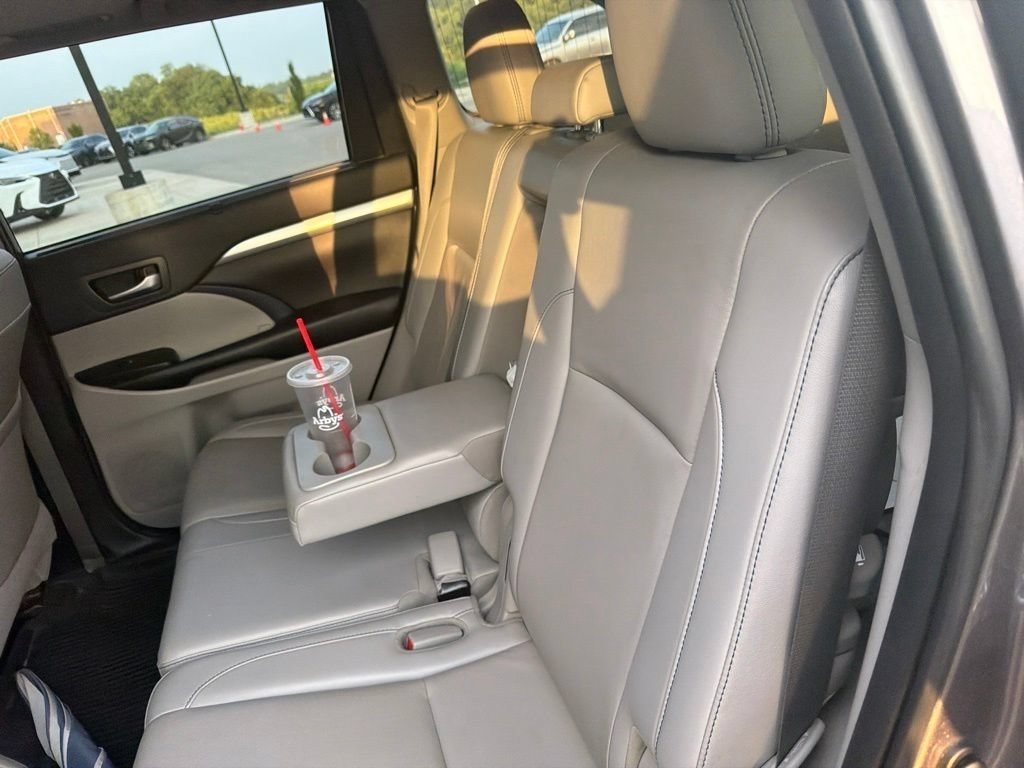 Used 2019 Predawn Gray Mica Toyota SE image 17