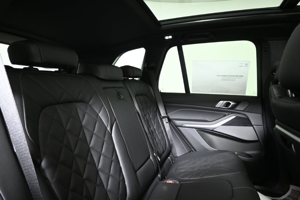 Used 2026 Gray Metallic BMW xDrive40i image 34
