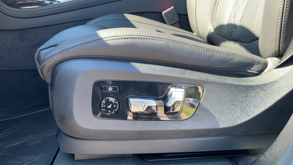 New 2027 Black BMW xDrive40i image 15