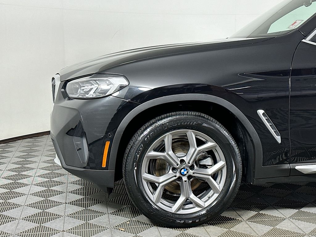 Used 2023 Black Sapphire Metallic BMW xDrive30i image 9