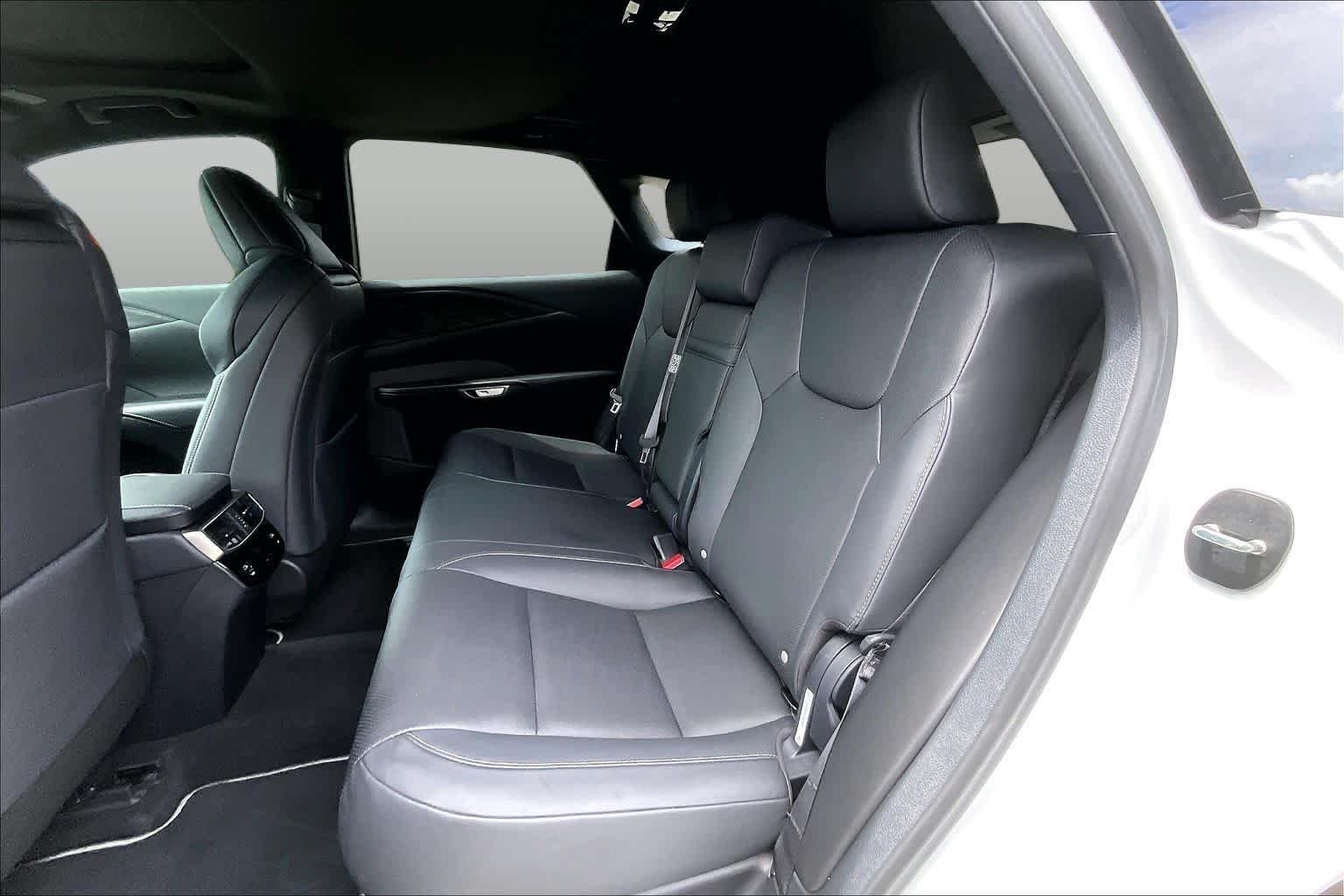 Used 2024 Ultra White Lexus F SPORT Handling image 21