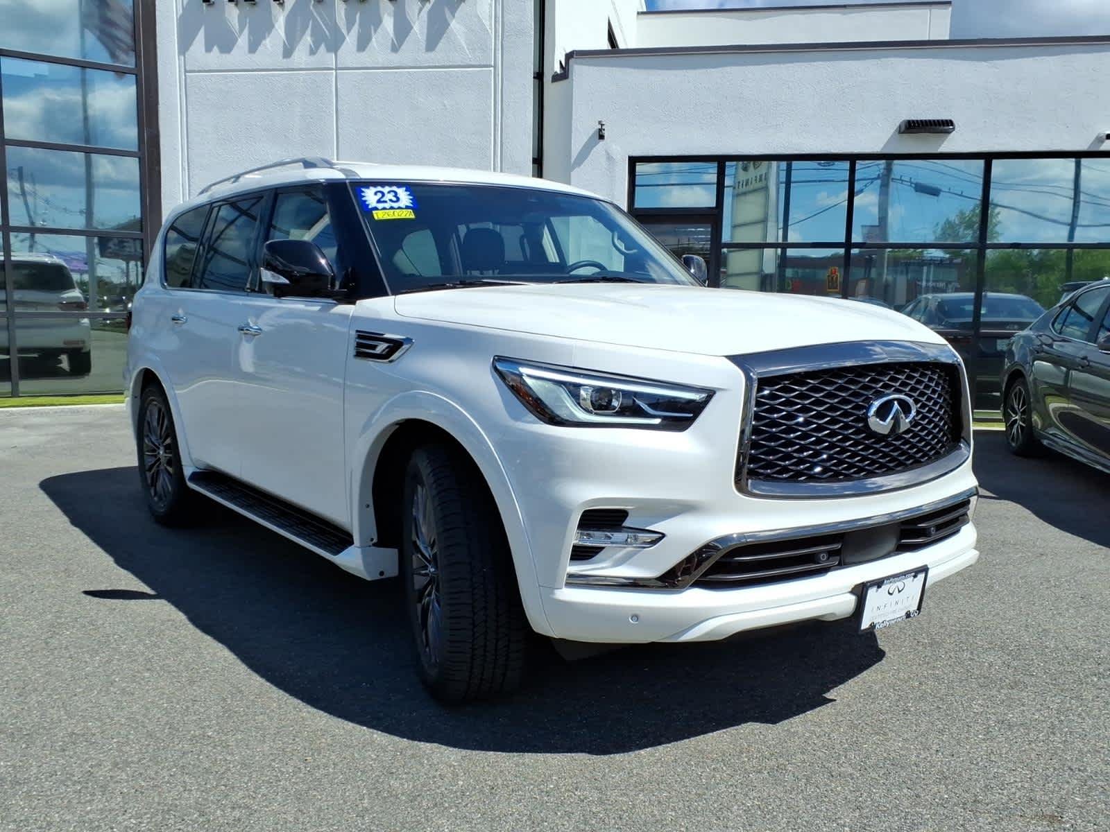 Certified Used 2023 Moonstone White INFINITI PREMIUM SELECT image 3