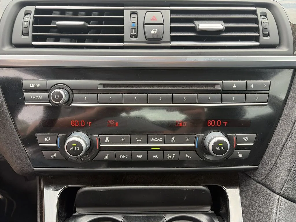 Used 2015 White BMW 640i image 26