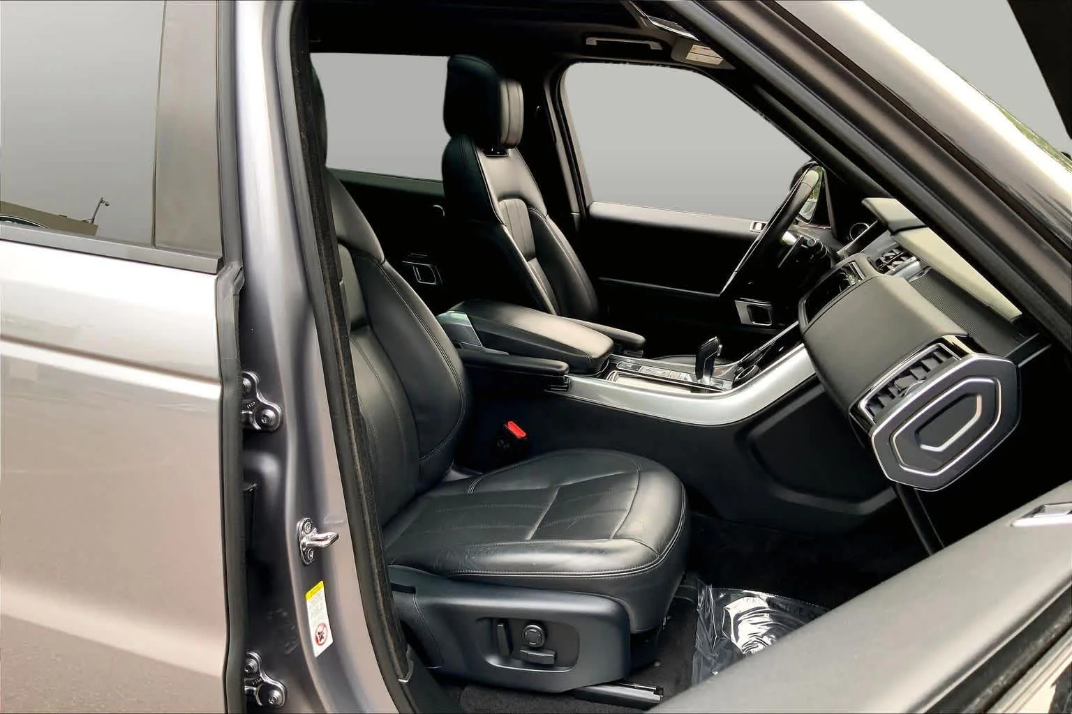 Used 2021 Eiger Grey Metallic Land Rover HSE Silver Edition image 8
