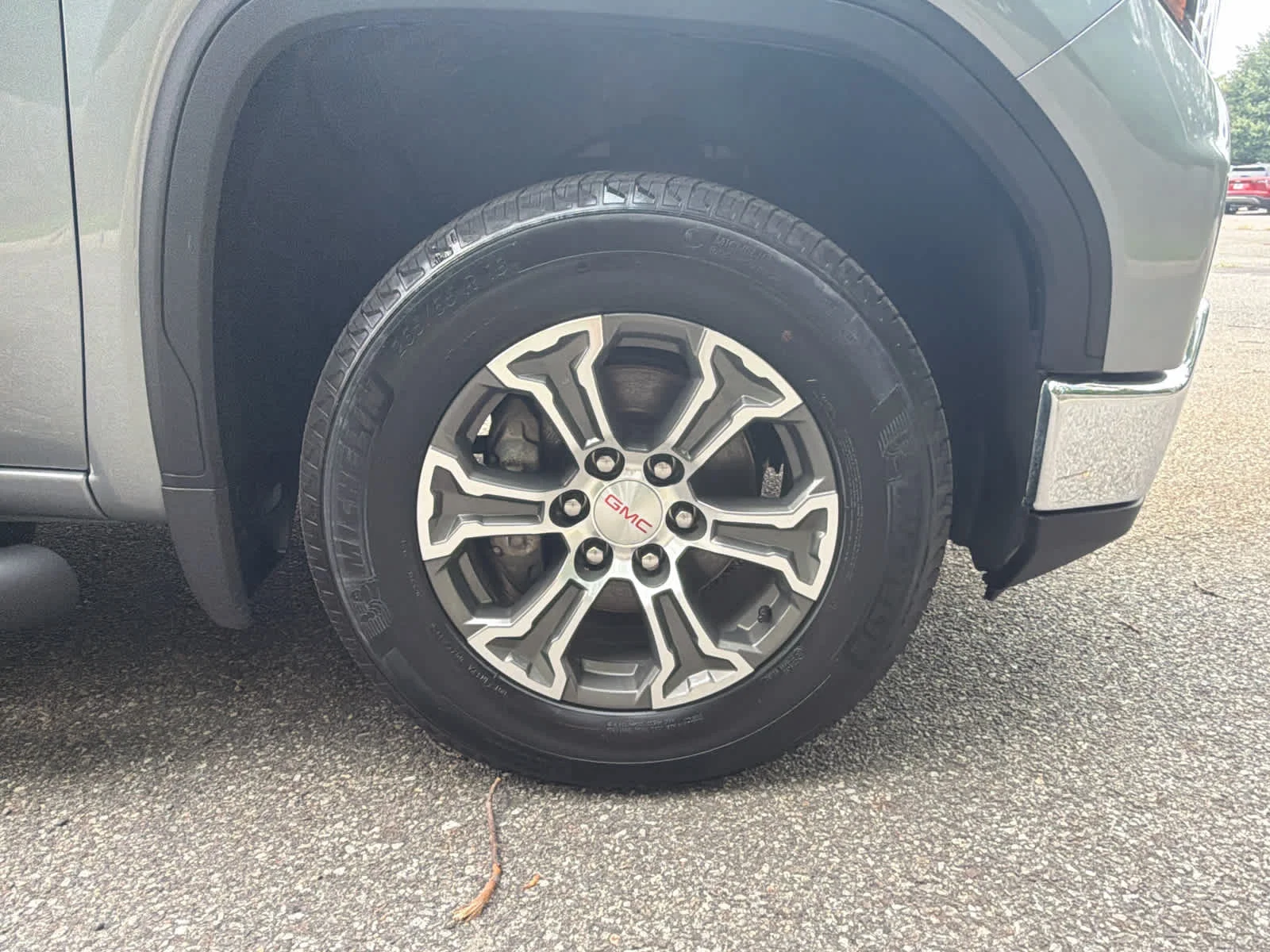 Used 2025 Sterling Metallic GMC SLT image 5