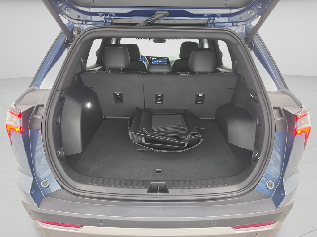 Used 2025 Lakeshore Blue Chevrolet LT image 40