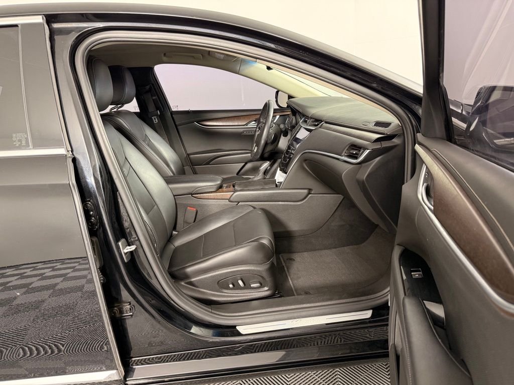 Used 2019 Black Raven Cadillac Luxury image 18