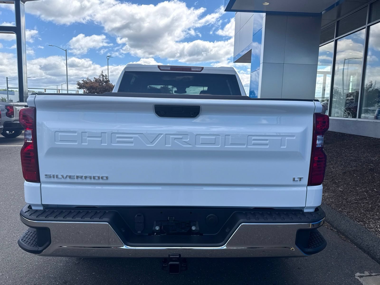 New 2026 Summit White Chevrolet LT (2FL) with Convenience Package - Trailering Package - 20in Grazen Wheels *In Stock* image 7