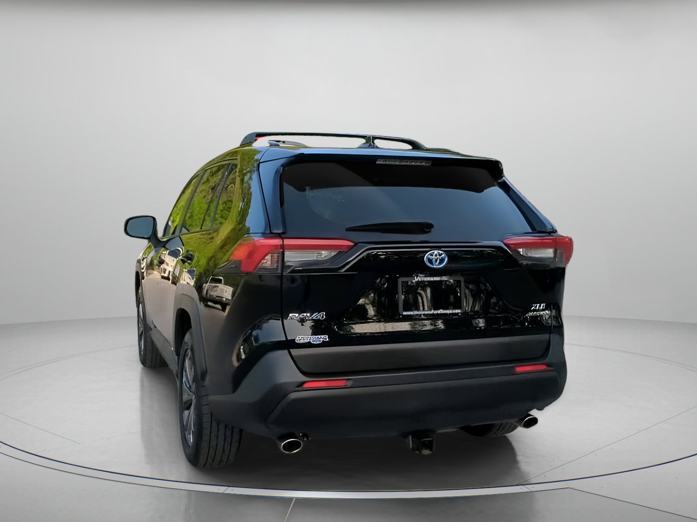 Used 2023 Midnight Black Metallic Toyota Hybrid XLE Premium image 21