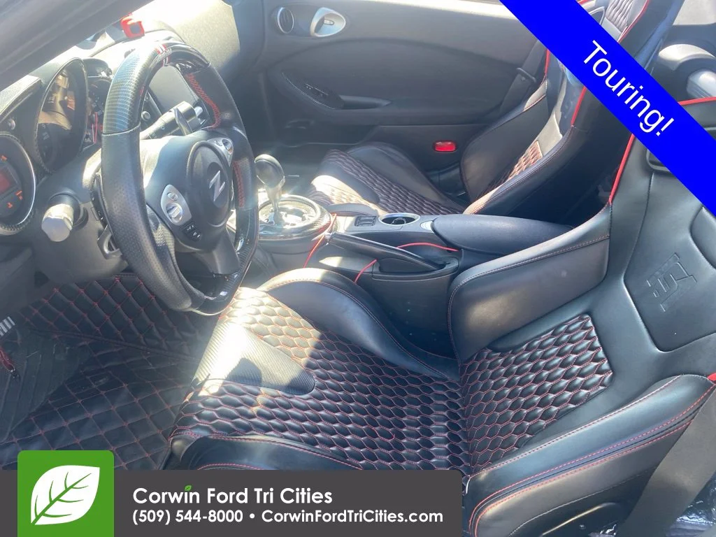 Used 2013 White Nissan Touring image 3