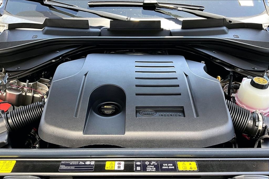 New 2026 BATUMI GOLD Land Rover SE 7 Seats image 12