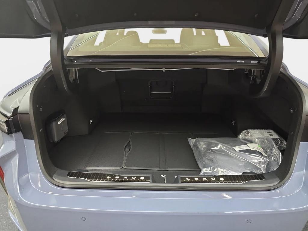 New 2026 Wavelength Lexus PREMIUM AWD image 12