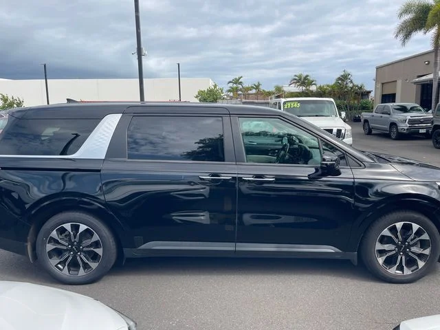 Used 2022 Black Kia EX image 4