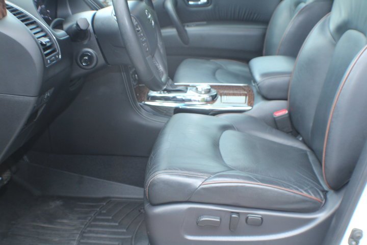 Used 2017 Pearl White Nissan Platinum image 16