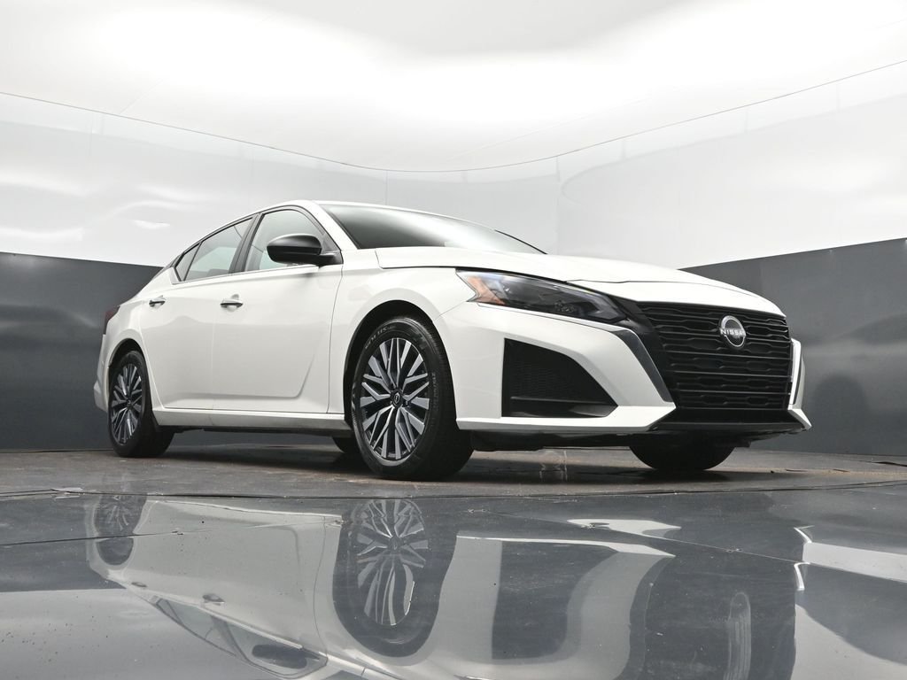 2025 Nissan Altima SV - Photo 43