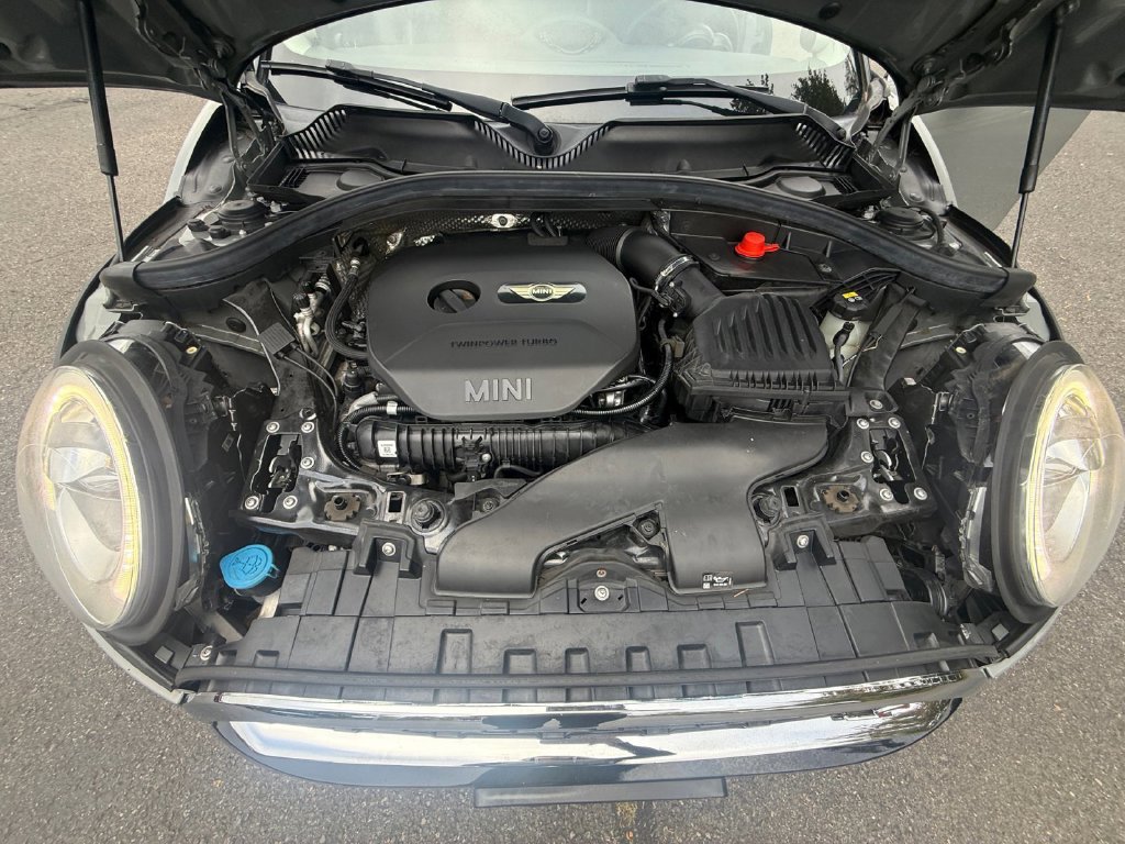 Used 2017 Gray MINI Clubman image 21