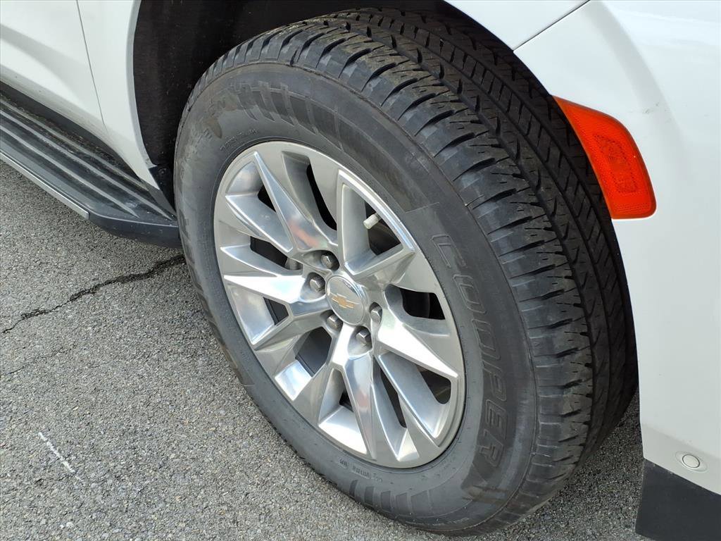 Used 2023 Iridescent Pearl Tricoat Chevrolet Premier image 4