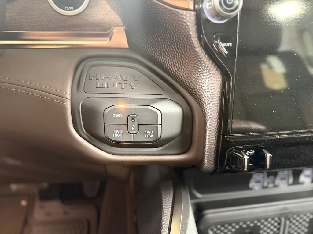 New 2026 Diamond Black Crystal Pearl-Coat Exterior Paint RAM Limited image 16