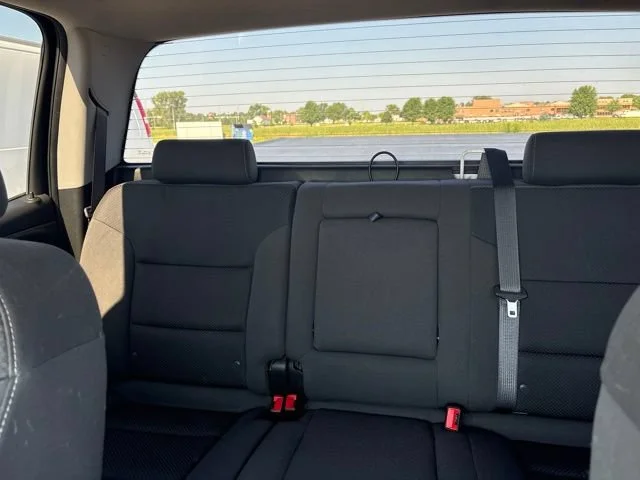 Used 2018 SUMMIT WHITE Chevrolet LT image 16