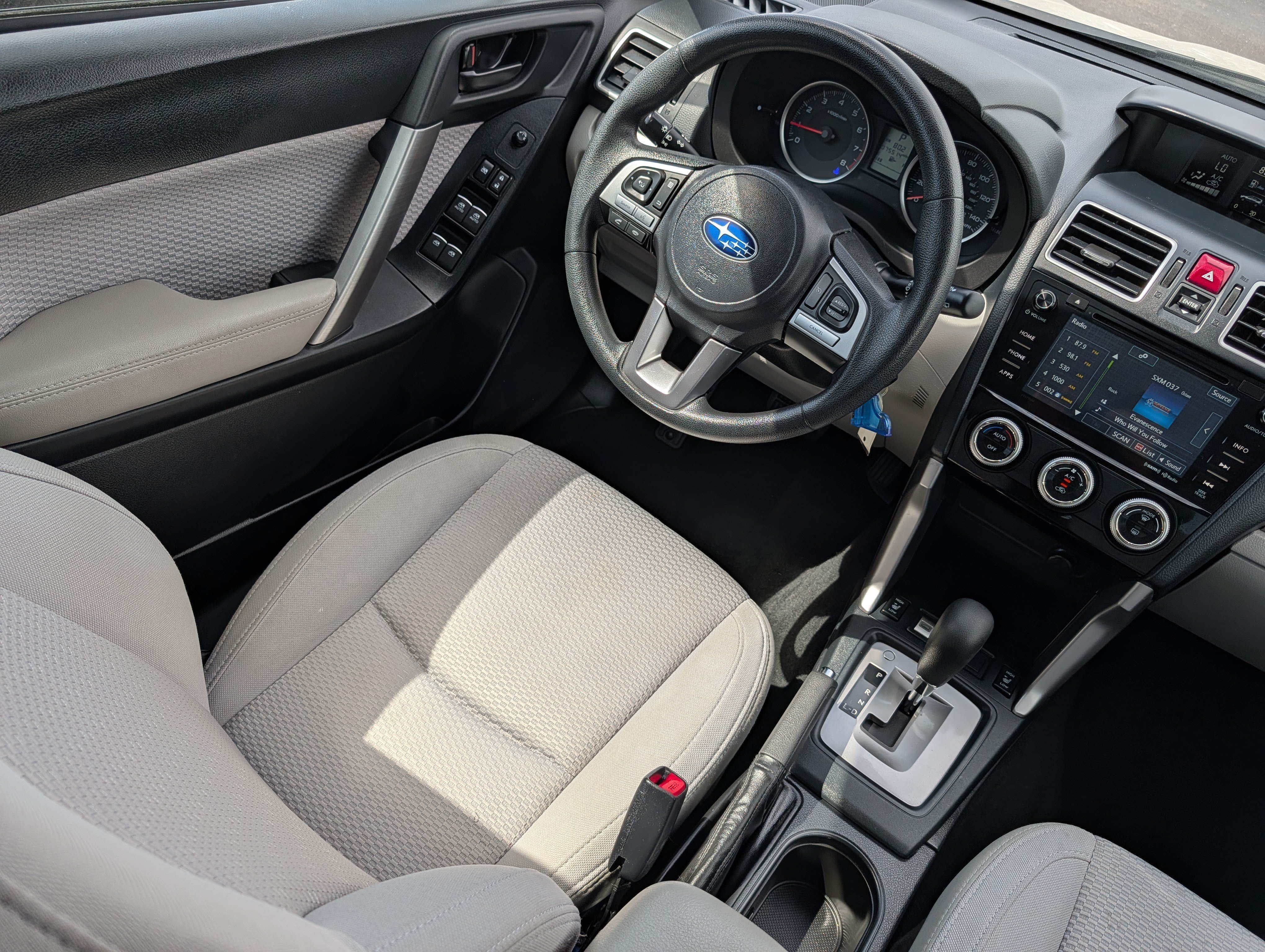 Used 2018 Crystal White Pearl Subaru Premium image 9