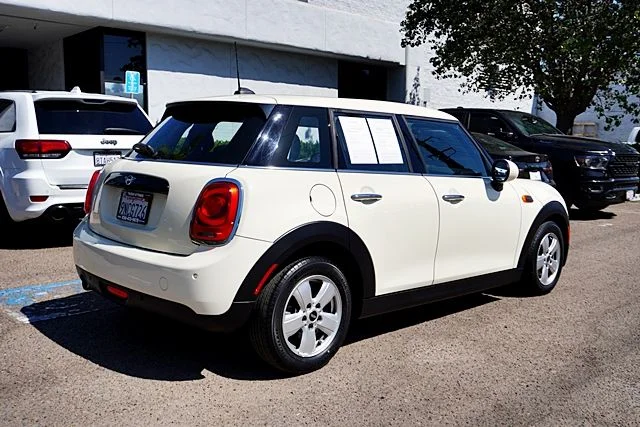 Used 2019 White MINI Classic image 7