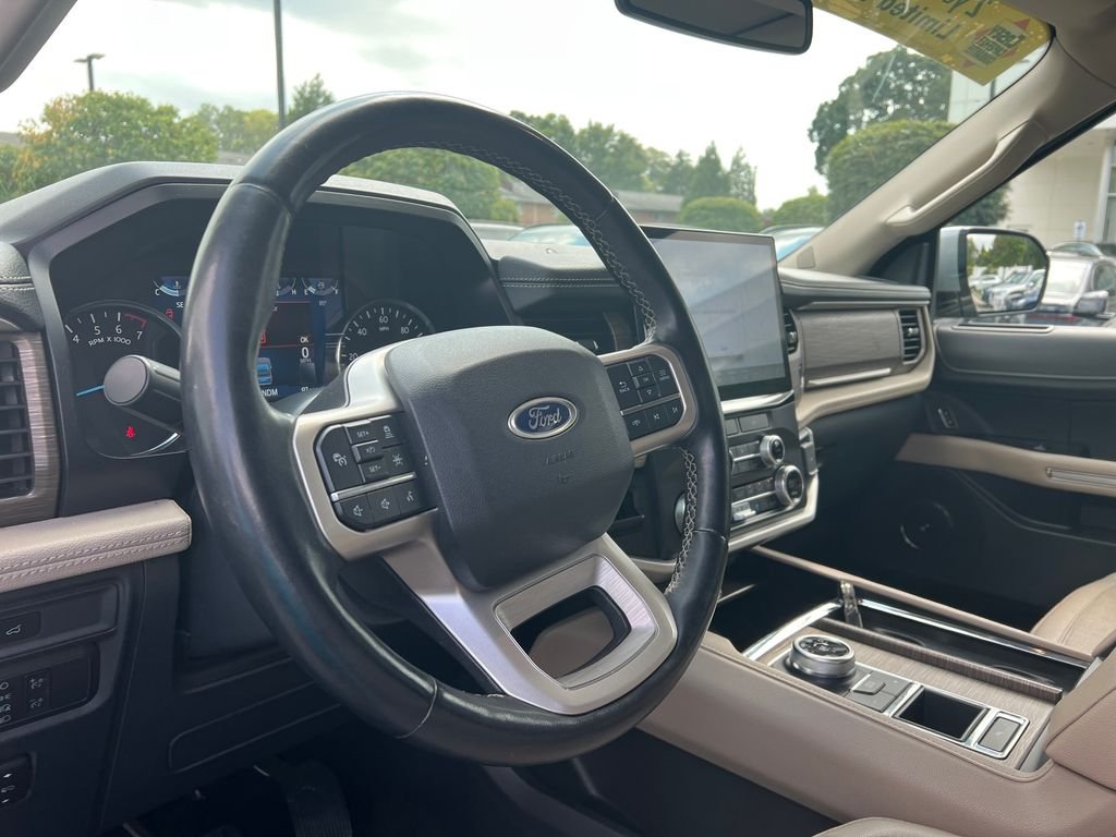 Used 2022 Silver Metallic Ford Limited image 9