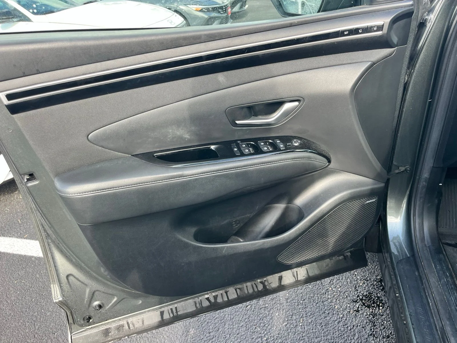 Used 2022 Gray Hyundai Limited image 5